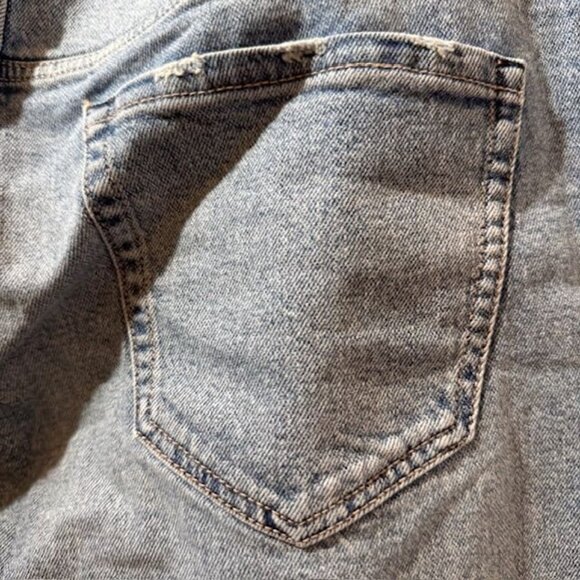 Torrid Womans Medium Wash Denim Button-Fly Jeans With High Rise Straight Legs - Picture 8 of 15